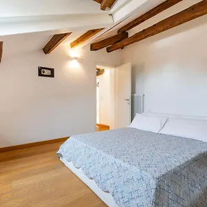 Clock's 2 Bedrooms & 2 Bathrooms & Big Terrace Apartment